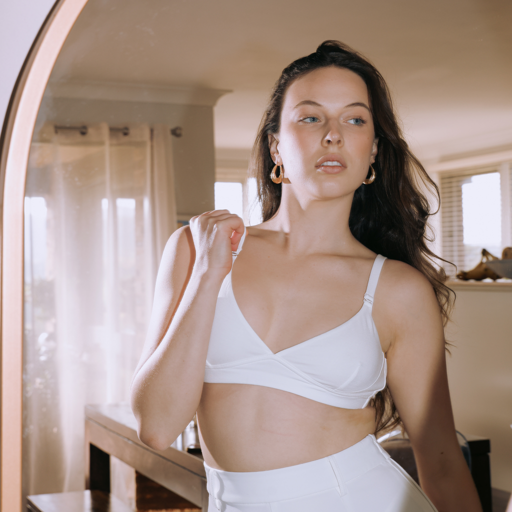 Contour Clasp Bra (White)