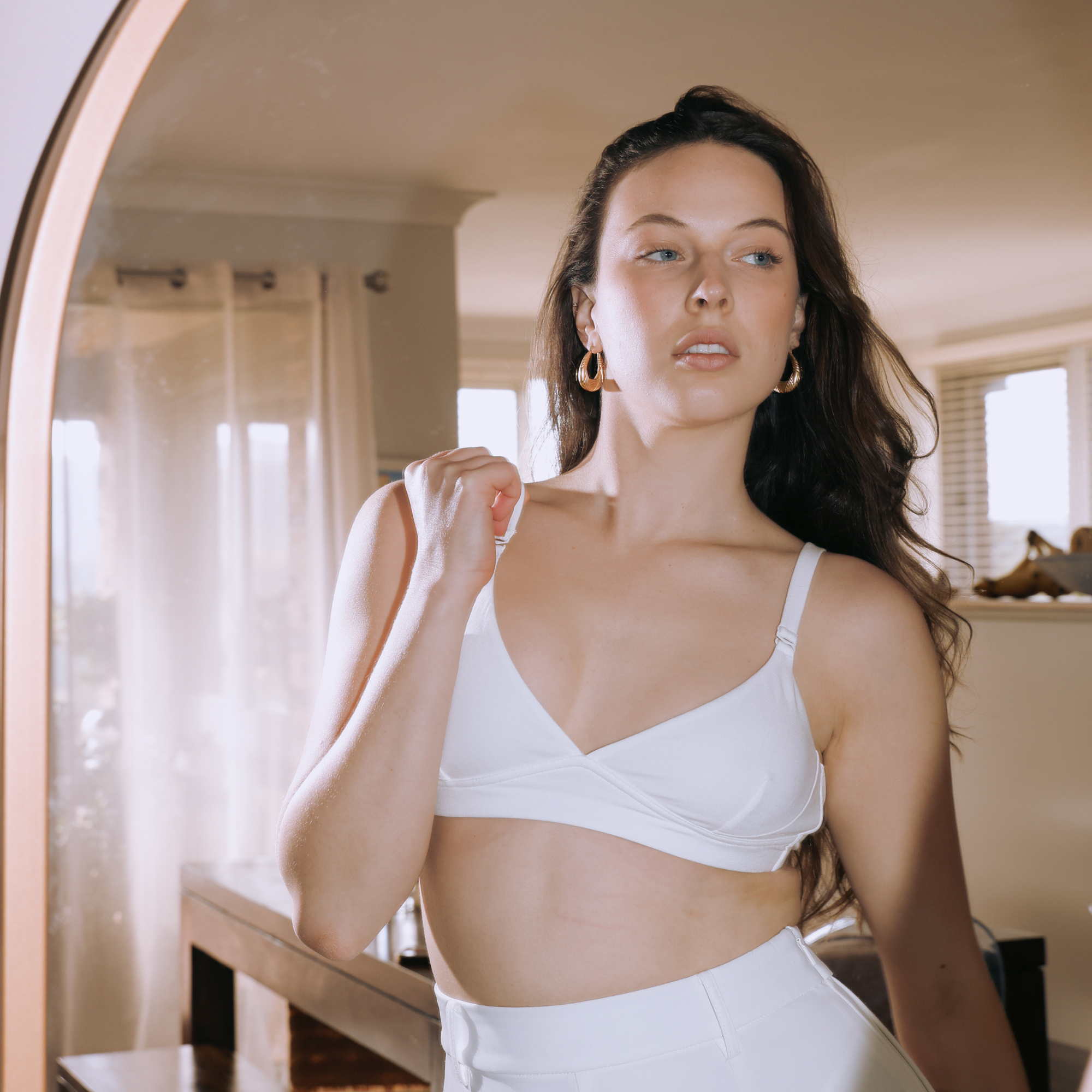 Contour Clasp Bra (White)